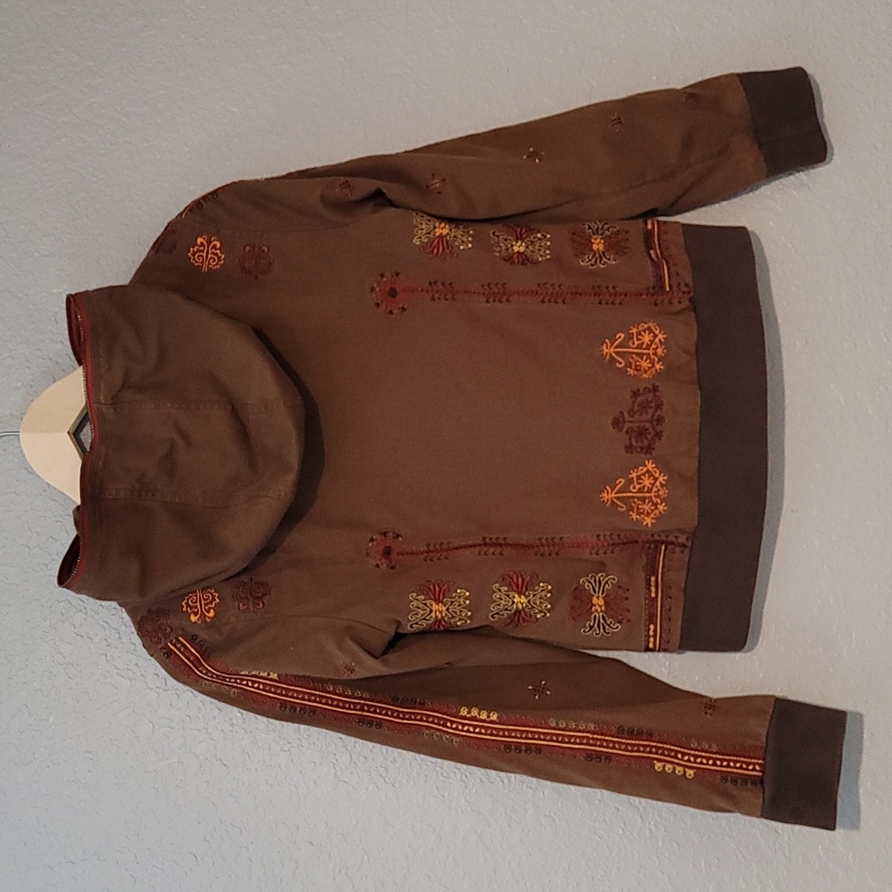 Cute Embroidered Jacket - Picture 5 of 8